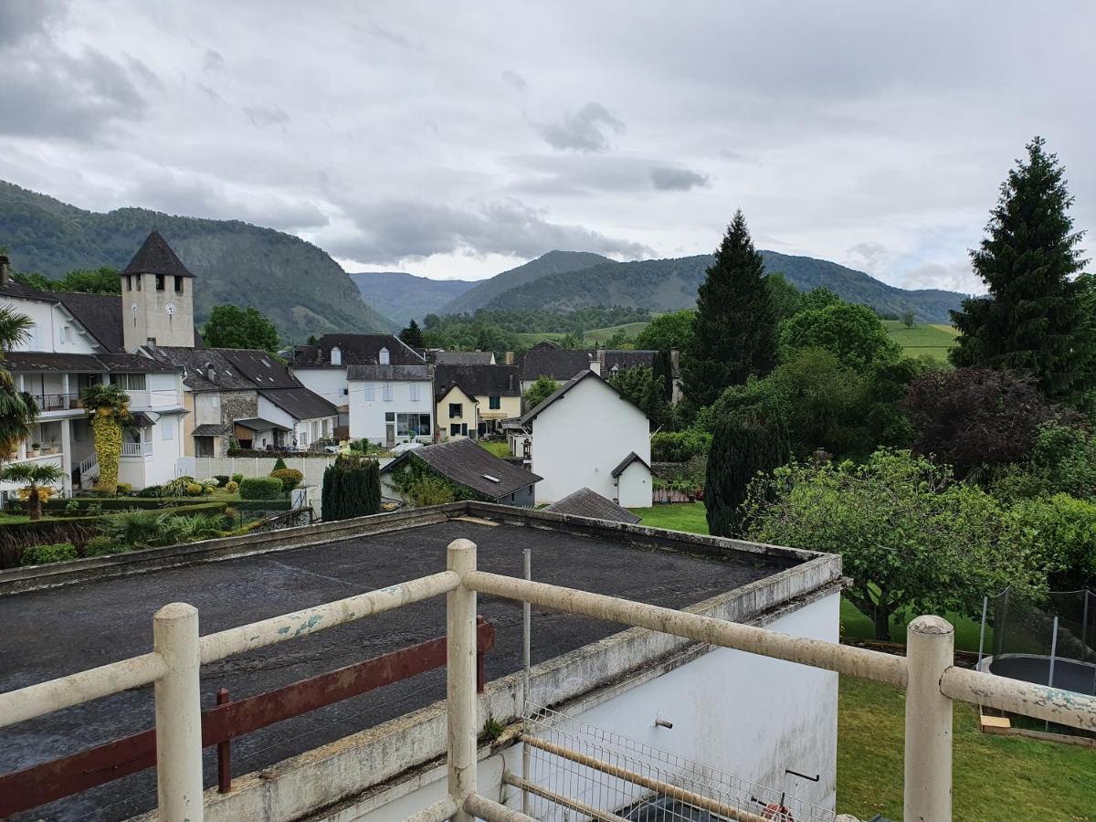 Le Loubens Apartamento Arette Exterior foto